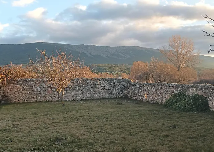 La Cerca De La Mata, Decerca Dom wakacyjny